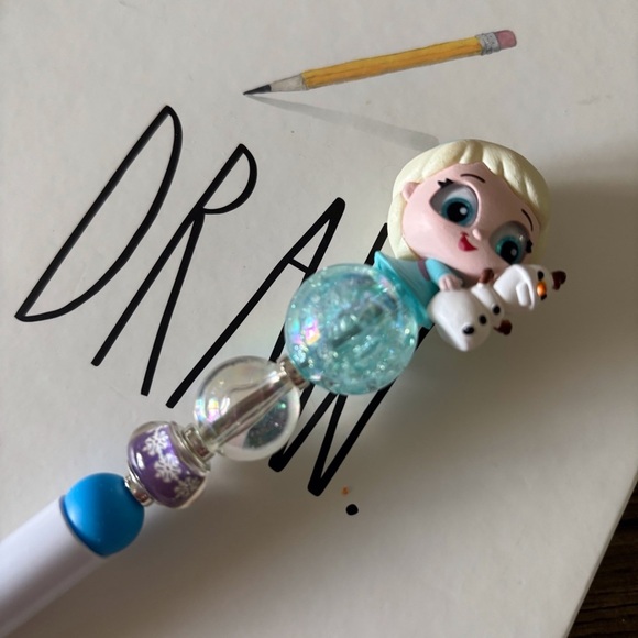 Disney Doorables: Frozen: Elsa with Olaf handmade beaded pen - Picture 1 of 3